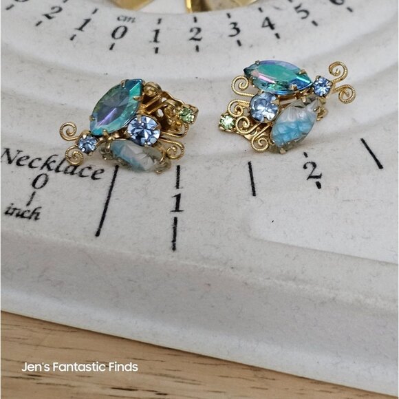 Vintage Juliana Aurora Borealis & Blue Rhinestone Clip-On Earrings - Picture 8 of 8